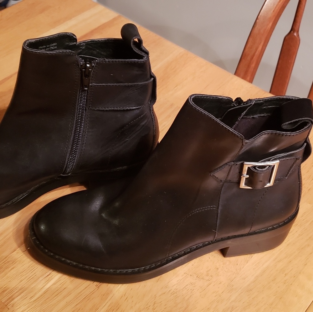 Black motorcycle boots